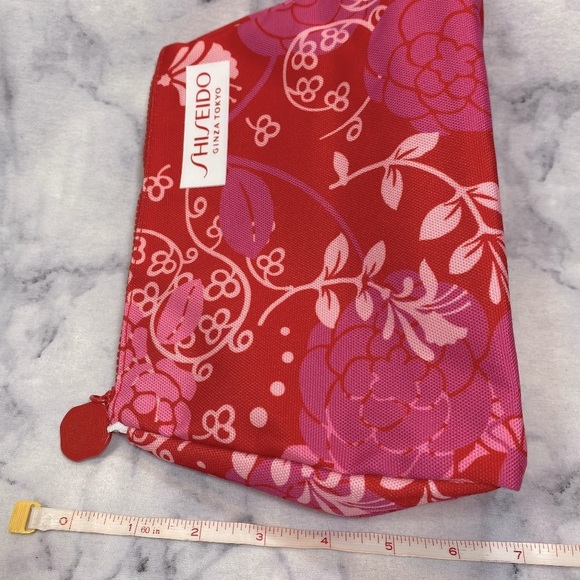 Shiseido Red Floral Bag Beauty Gift Set - 6pc, Cleansing, Serum, Firming, Eye - Picture 6 of 15